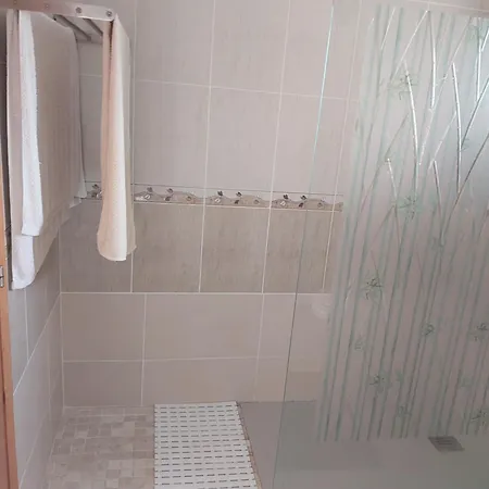 Apartment - T1 Proche Et Commodites Armacao de Pera